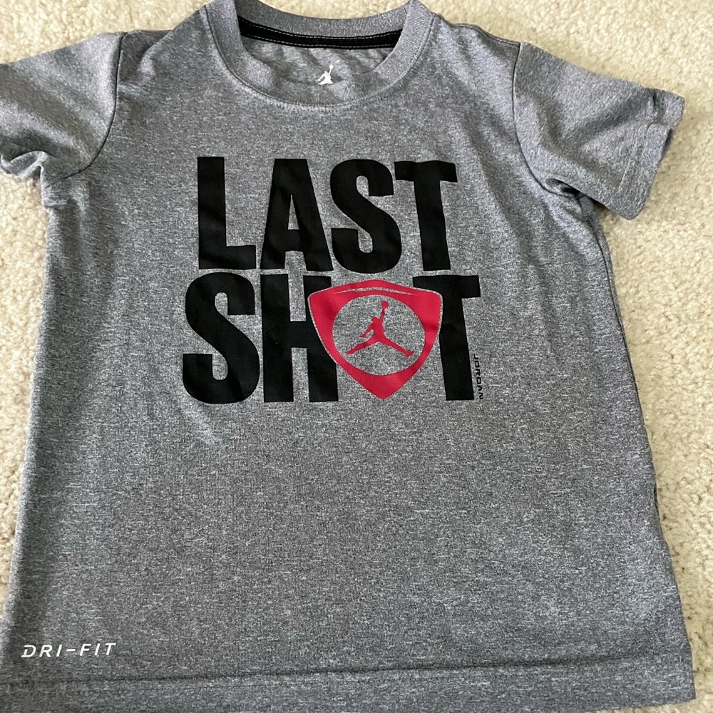 Jordan boy shirt size 6 dry fit